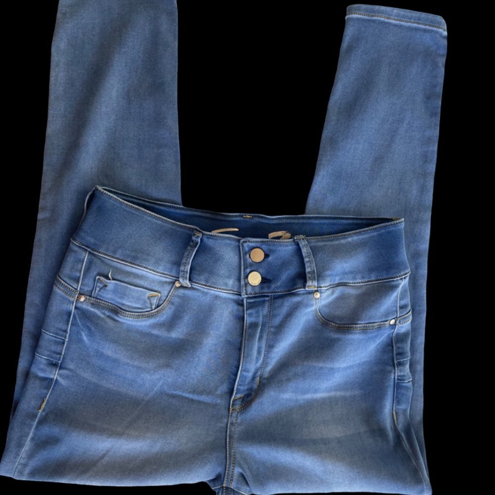 Seven7 Women’s Blue Curvy Ankle Skinny Jeans